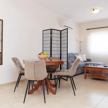 公寓 Walnut 1bed With Shared Pool Paphos