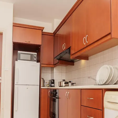 Walnut 1bed With Shared Pool Apartment