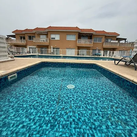 Walnut 1bed With Shared Pool *